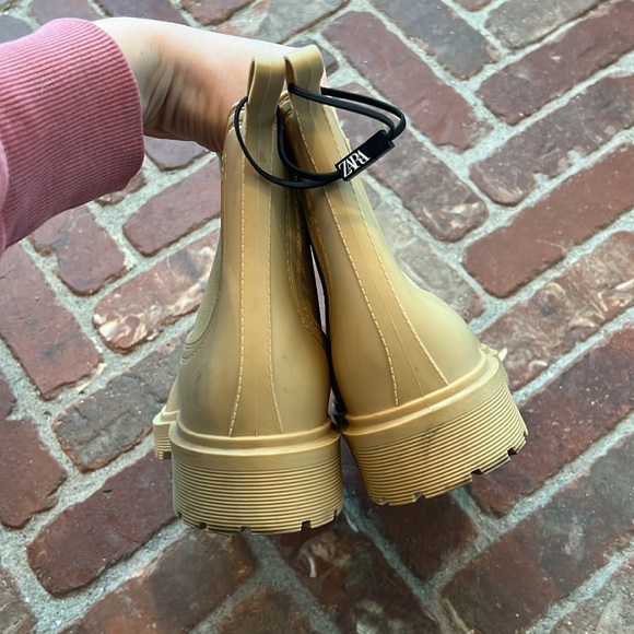 Zara Rubber Chelsea Rain Boots - Picture 3 of 6